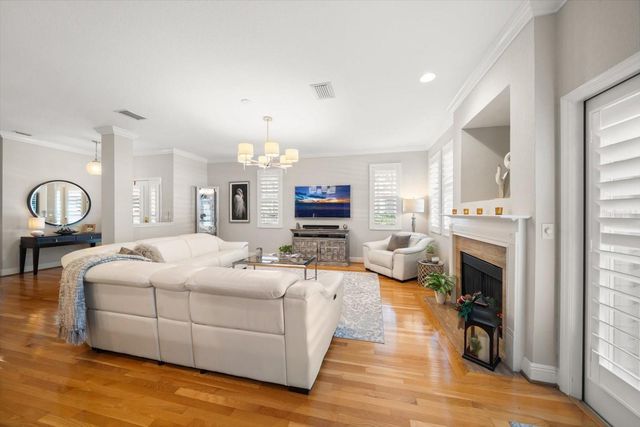 291 1ST AVENUE SW, Largo, FL 33770