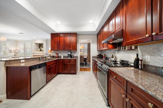 291 1ST AVENUE SW, Largo, FL 33770