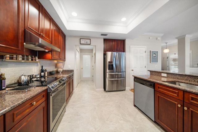 291 1ST AVENUE SW, Largo, FL 33770