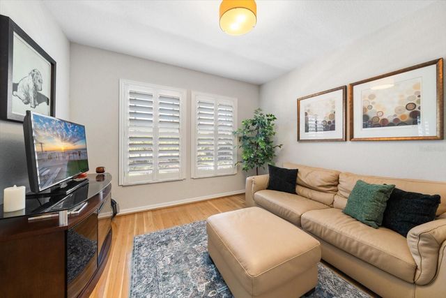 291 1ST AVENUE SW, Largo, FL 33770