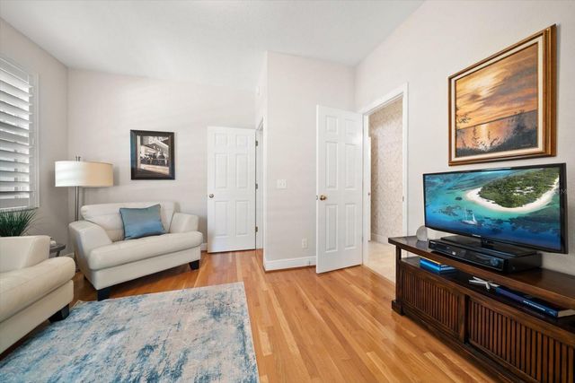 291 1ST AVENUE SW, Largo, FL 33770