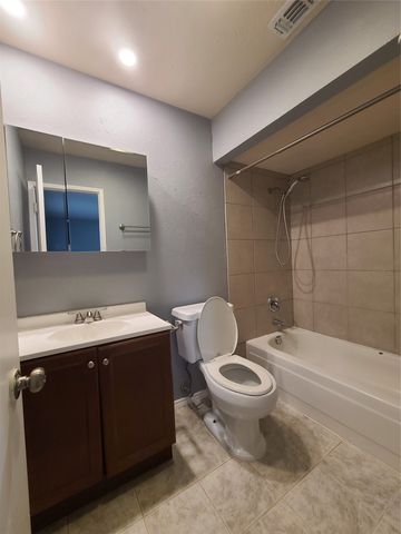5644 Perrin Street, The Colony, TX 75056