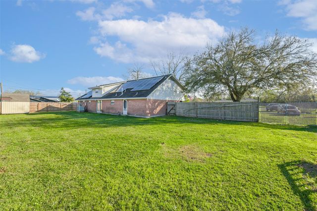 71 Garfield Street, La Porte, TX 77571
