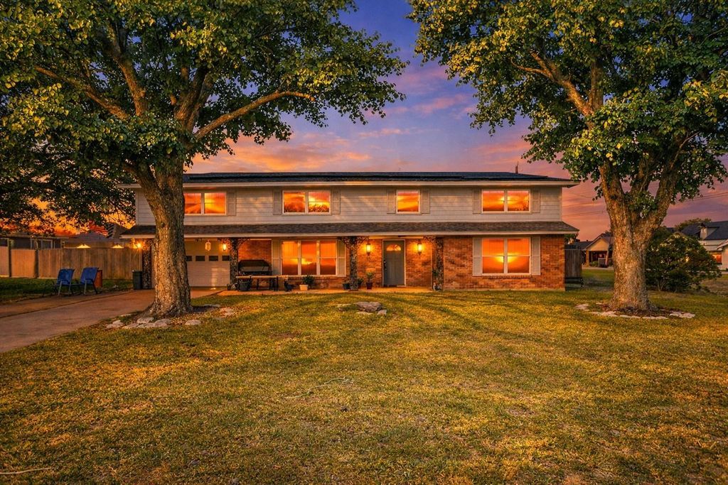 71 Garfield Street, La Porte, TX 77571