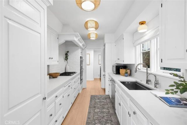 1411 E Bay Avenue, Newport Beach, CA 92661
