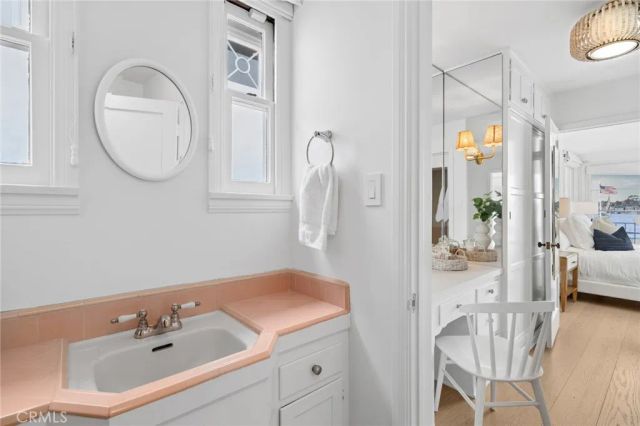 1411 E Bay Avenue, Newport Beach, CA 92661