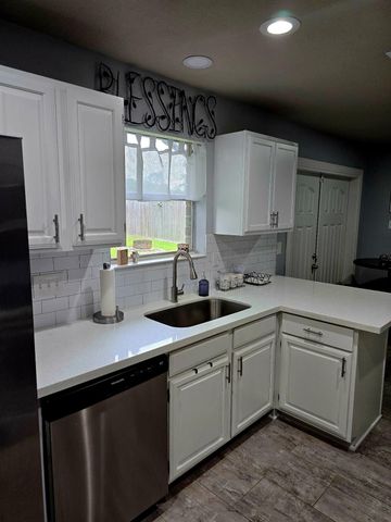 14244 Oak Chase Drive, Houston, TX 77062