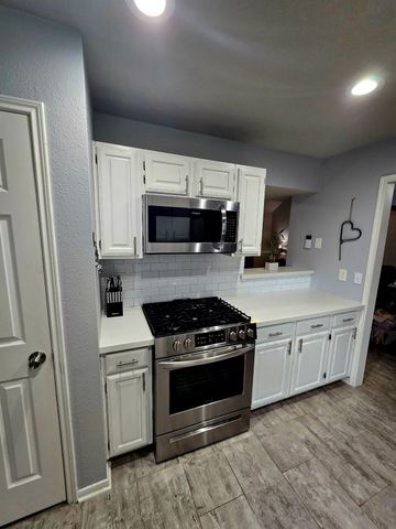 14244 Oak Chase Drive, Houston, TX 77062