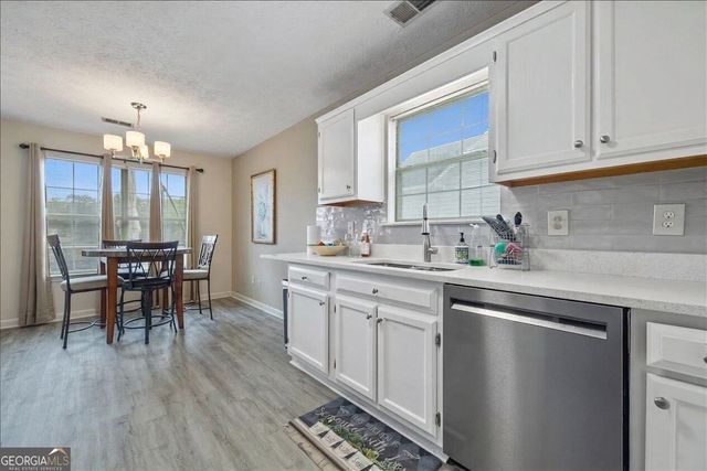 6574 Oak Mill Court, Morrow, GA 30260