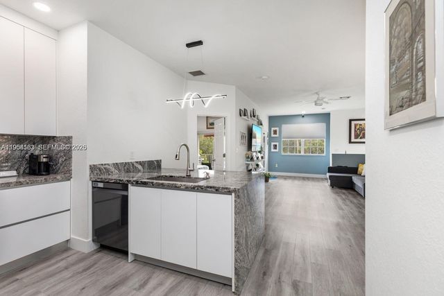 13216 SW 44th Street 11204, Miramar, FL 33027