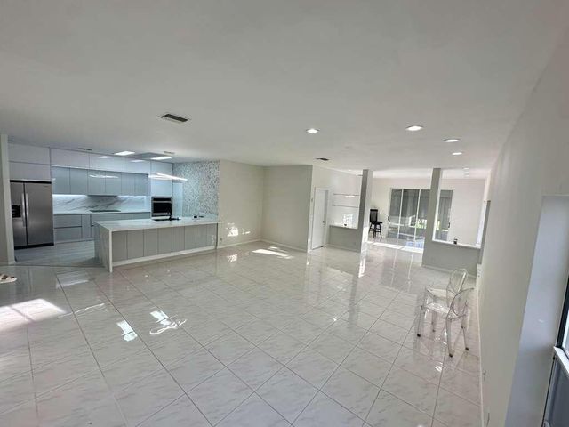 7660 Mansfield Hollow Road, Delray Beach, FL 33446