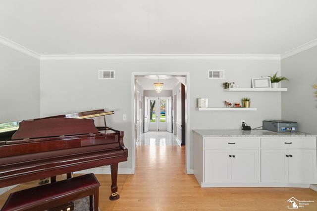 325 N Scott Street, Adrian, MI 49221