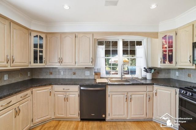 325 N Scott Street, Adrian, MI 49221