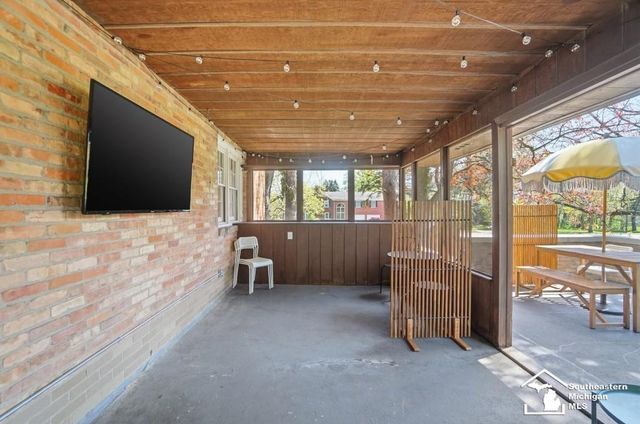 325 N Scott Street, Adrian, MI 49221