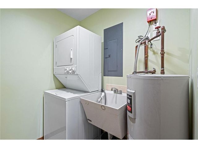 9559 N Mudhen Lake Drive, Siren, WI 54872
