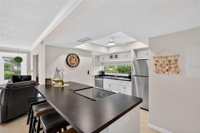 1128 W PEPPERTREE LANE 111, Sarasota, FL 34242