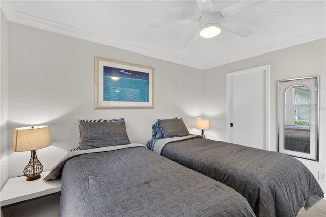 1128 W PEPPERTREE LANE 111, Sarasota, FL 34242