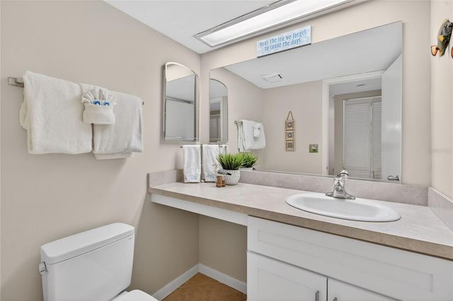 1128 W PEPPERTREE LANE 111, Sarasota, FL 34242