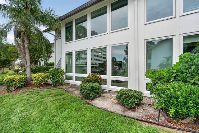 1128 W PEPPERTREE LANE 111, Sarasota, FL 34242