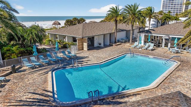 1128 W PEPPERTREE LANE 111, Sarasota, FL 34242