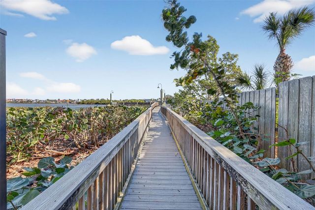 1128 W PEPPERTREE LANE 111, Sarasota, FL 34242
