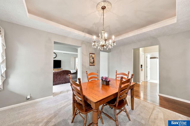3201 Crown Pointe Road, Lincoln, NE 68506