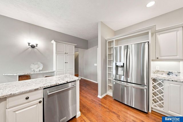 3201 Crown Pointe Road, Lincoln, NE 68506