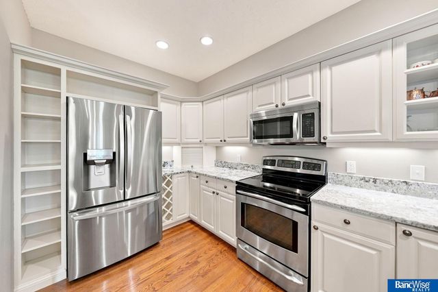 3201 Crown Pointe Road, Lincoln, NE 68506