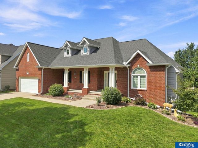 3201 Crown Pointe Road, Lincoln, NE 68506