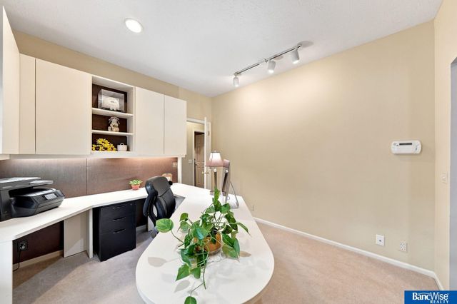 3201 Crown Pointe Road, Lincoln, NE 68506