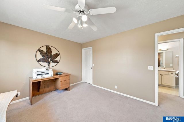 3201 Crown Pointe Road, Lincoln, NE 68506