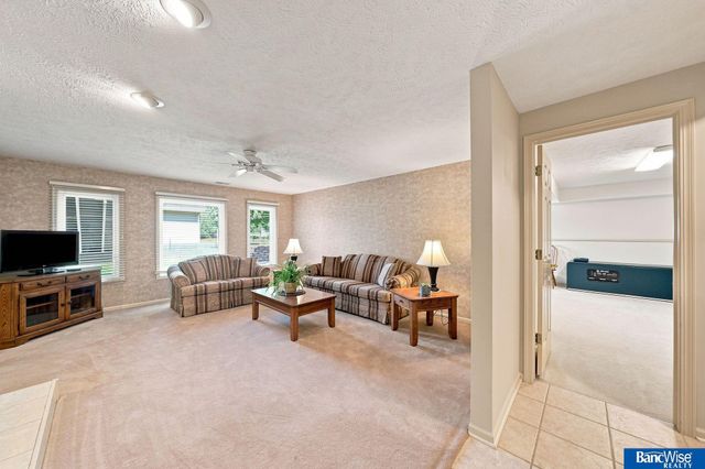 3201 Crown Pointe Road, Lincoln, NE 68506