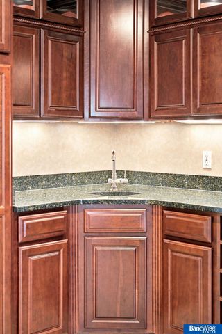 3201 Crown Pointe Road, Lincoln, NE 68506