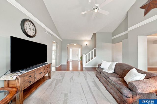3201 Crown Pointe Road, Lincoln, NE 68506