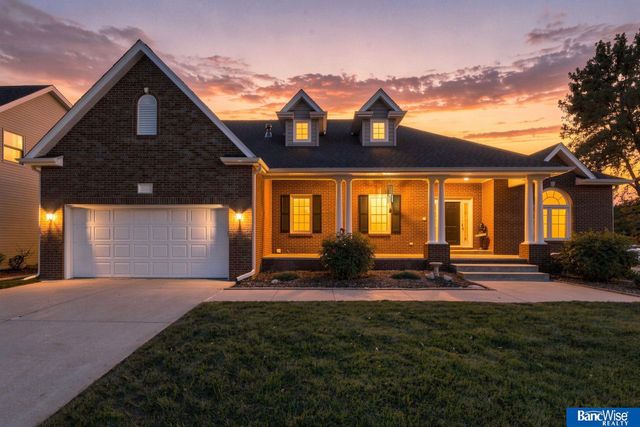 3201 Crown Pointe Road, Lincoln, NE 68506
