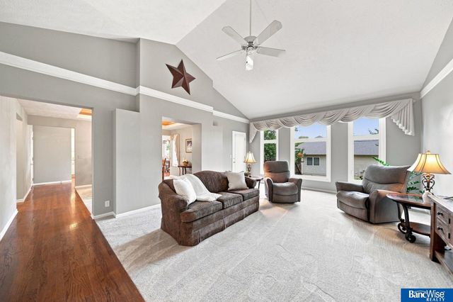 3201 Crown Pointe Road, Lincoln, NE 68506