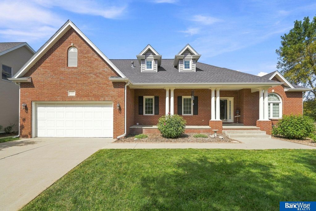 3201 Crown Pointe Road, Lincoln, NE 68506