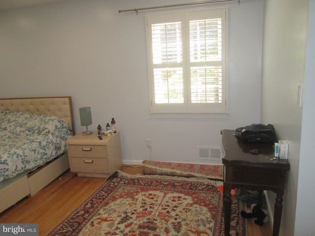 14 CHERBOURG CT, Potomac, MD 20854
