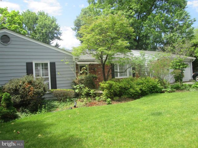 14 CHERBOURG CT, Potomac, MD 20854