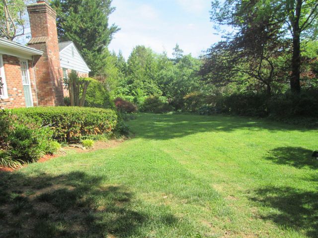 14 CHERBOURG CT, Potomac, MD 20854