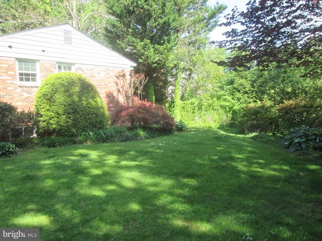 14 CHERBOURG CT, Potomac, MD 20854
