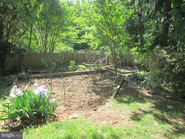 14 CHERBOURG CT, Potomac, MD 20854