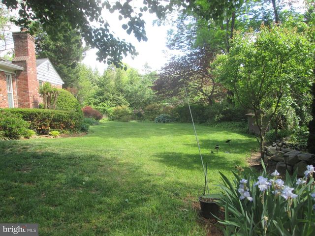 14 CHERBOURG CT, Potomac, MD 20854