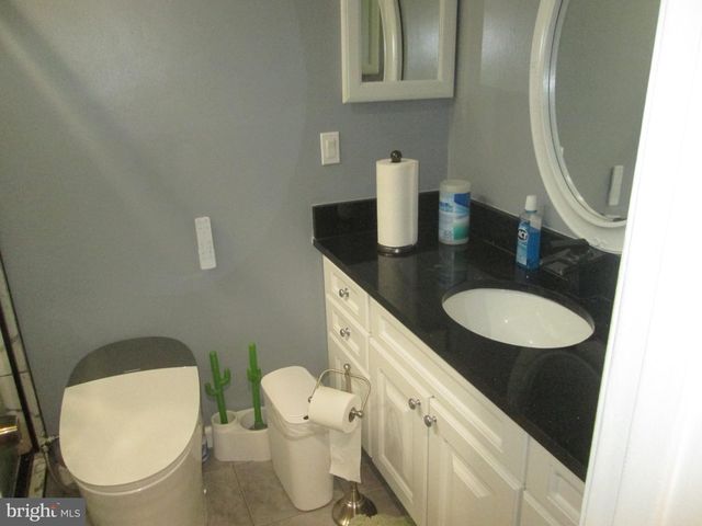 14 CHERBOURG CT, Potomac, MD 20854