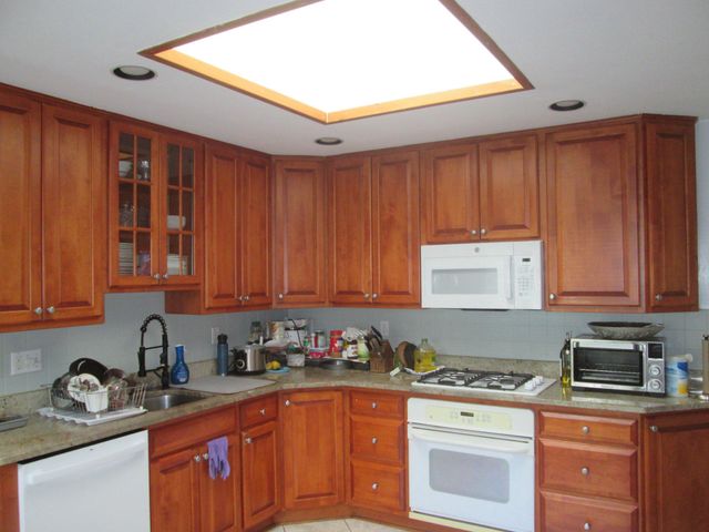 14 CHERBOURG CT, Potomac, MD 20854