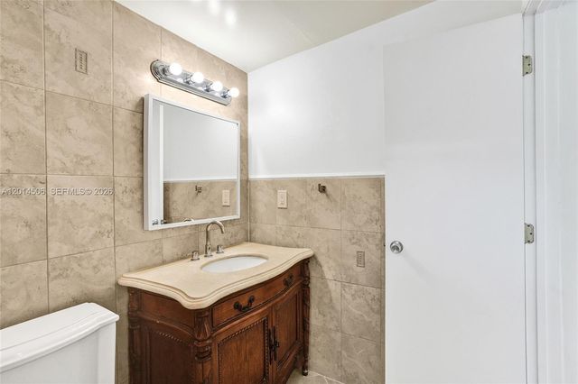 2420 SW 16th St, Miami, FL 33145