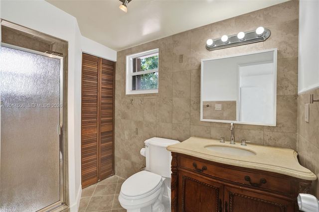 2420 SW 16th St, Miami, FL 33145