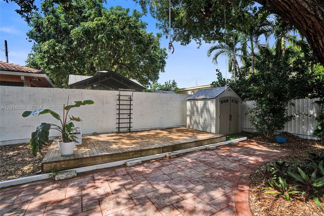 2420 SW 16th St, Miami, FL 33145