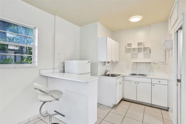 2420 SW 16th St, Miami, FL 33145
