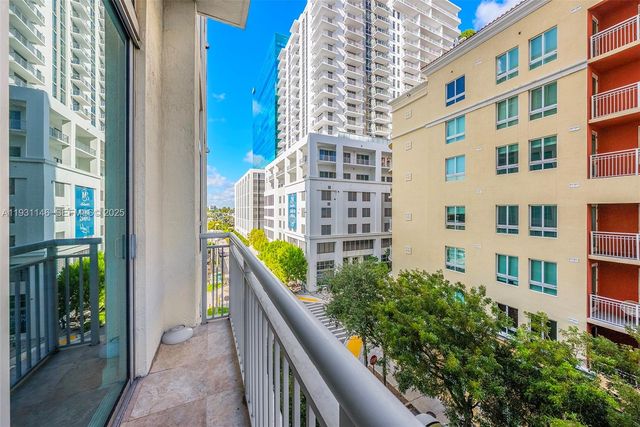 9066 SW 73rd Ct 405, Miami, FL 33156